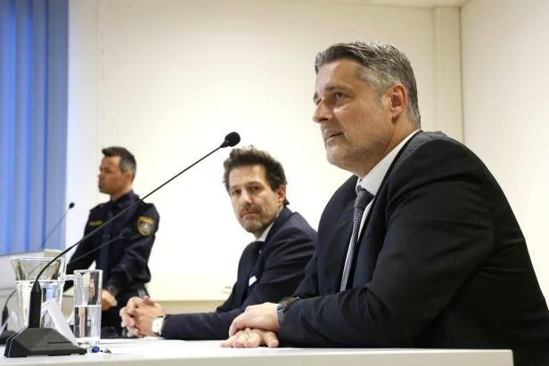 AMOKLAUF IN GRAZ: PK LANDESPOLIZEIDIREKTION STEIERMARK ZUM AKTUELLEN ERMITTLUNGSSTAND: RUMPOLD / LOHNEGGER AMOKLAUF IN GRAZ: PK LANDESPOLIZEIDIREKTION STEIERMARK ZUM AKTUELLEN ERMITTLUNGSSTAND: RUMPOLD / LOHNEGGER