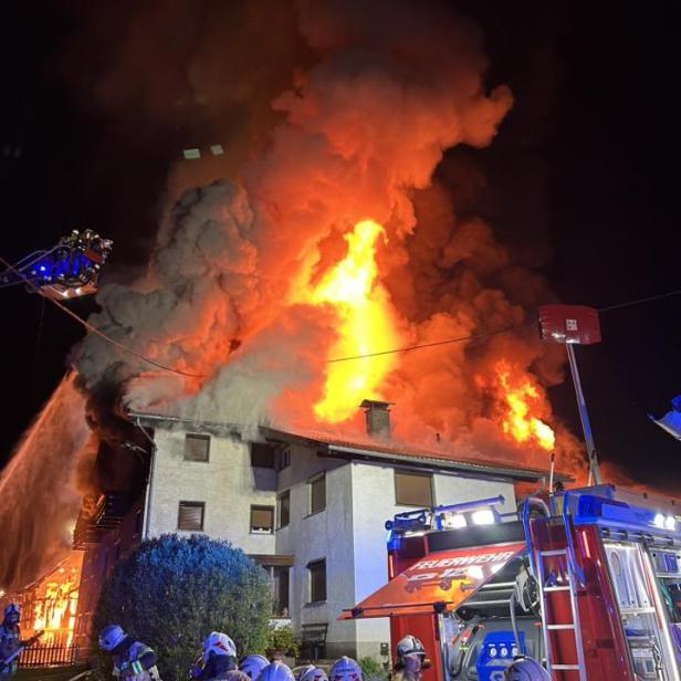 Mysteriöse Serie: Erneut zerstört Großbrand in Tirol Bauernhof