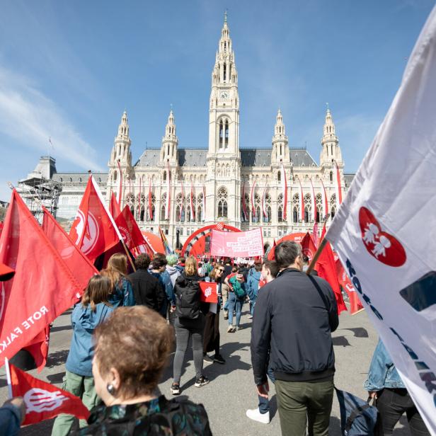 Feier zum 1. Mai vor Wiener Rathaus